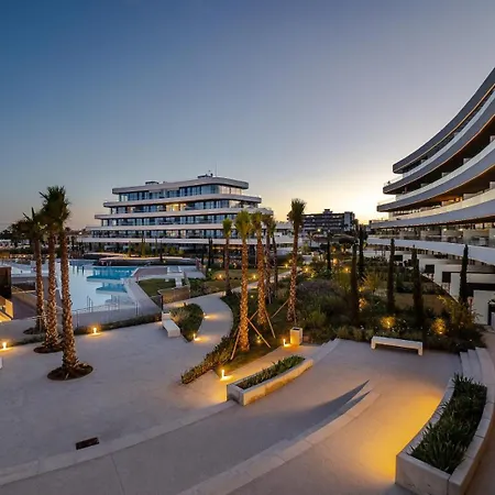 Apartamento Vivi Homes - Dali Pool, Sauna, Gym & Sea View