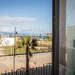 Vivi Homes - Dali - Pool, Sauna, Gym & Sea View Apartment *