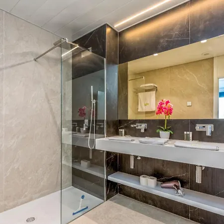 Appartement Vivi Homes - Dali Pool, Sauna, Gym & Sea View