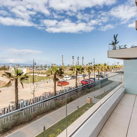 Appartement Vivi Homes - Dali Pool, Sauna, Gym & Sea View