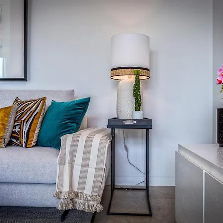 Vivi Homes - Dali Pool, Sauna, Gym & Sea View Appartement *