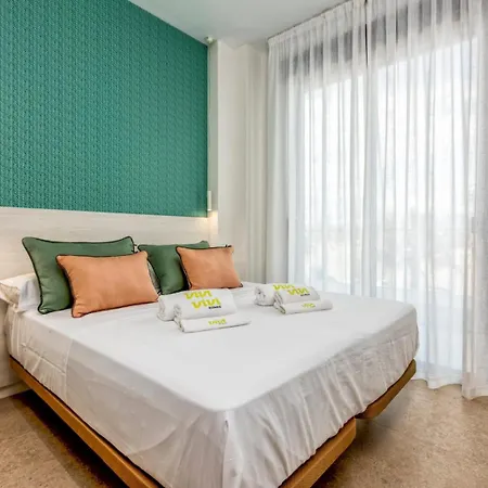 Vivi Homes - Dali Pool, Sauna, Gym & Sea View