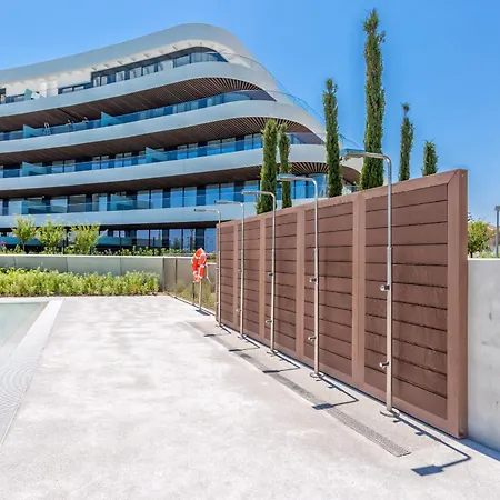 Διαμέρισμα Vivi Homes - Dali Pool, Sauna, Gym & Sea View *