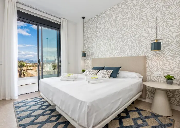 Διαμέρισμα Vivi Homes - Dali Pool, Sauna, Gym & Sea View Τορρεμολίνος