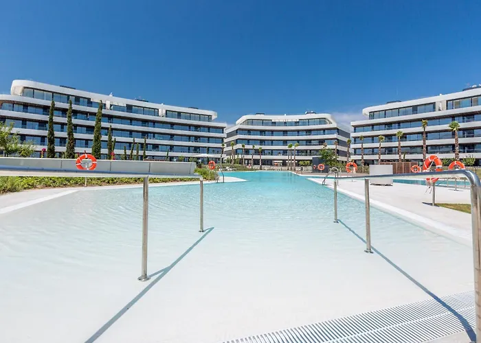 Διαμέρισμα Vivi Homes - Dali Pool, Sauna, Gym & Sea View