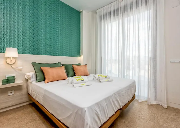 Vivi Homes - Dali Pool, Sauna, Gym & Sea View